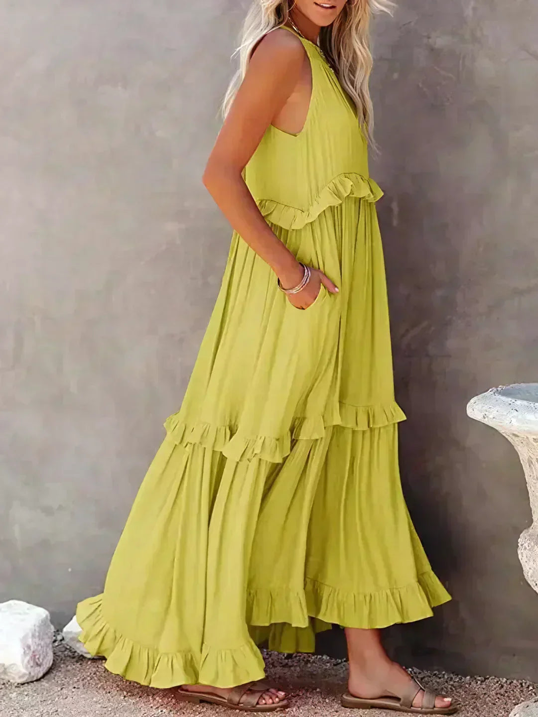 ANETA - Elegancka sukienka bez rękawów z falbankami