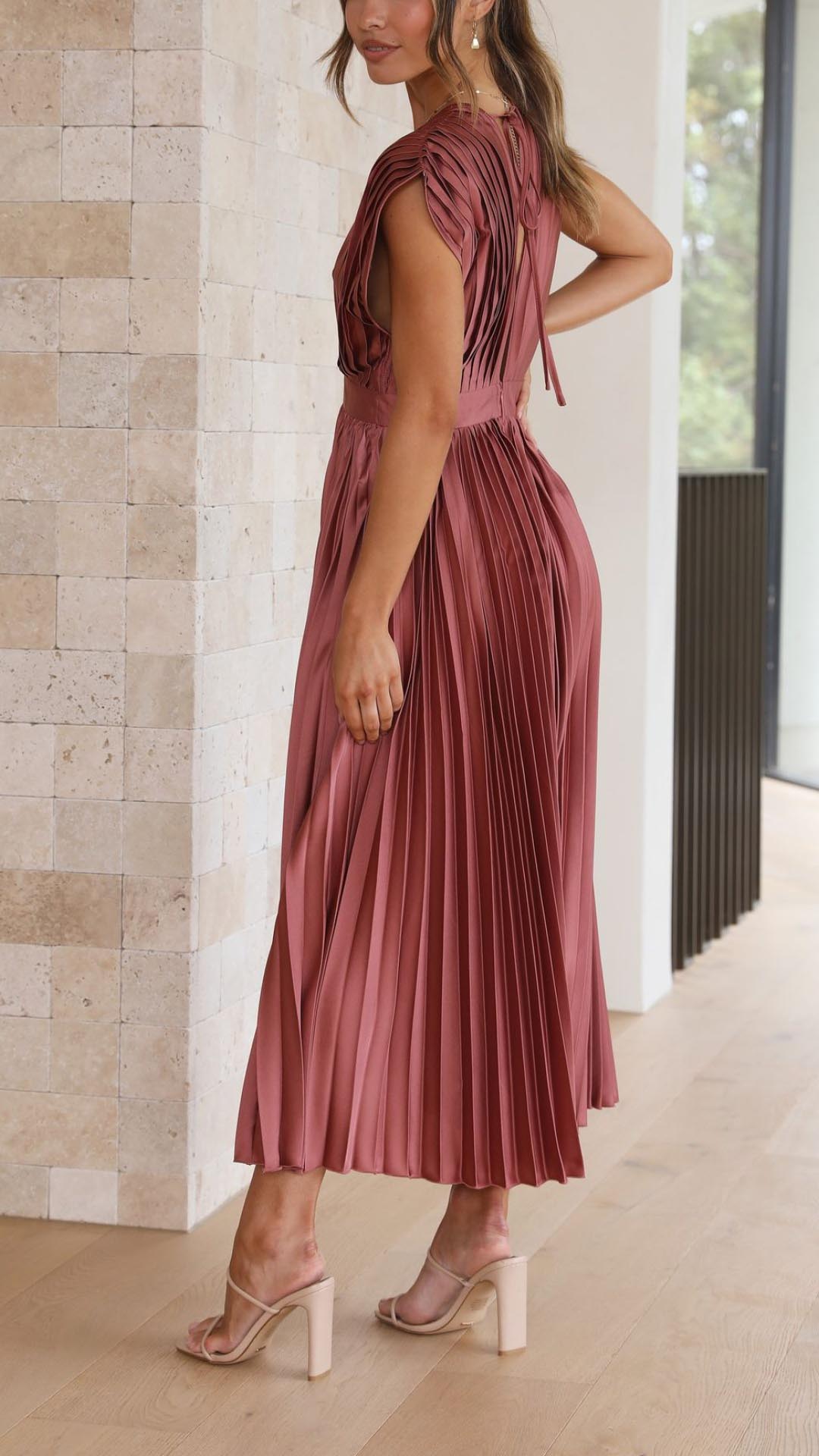 Halina - Zwiewna i Elegancka Sukienka