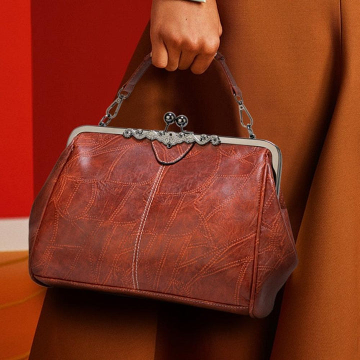 Mila - Torebka w stylu vintage zapinana na klapę