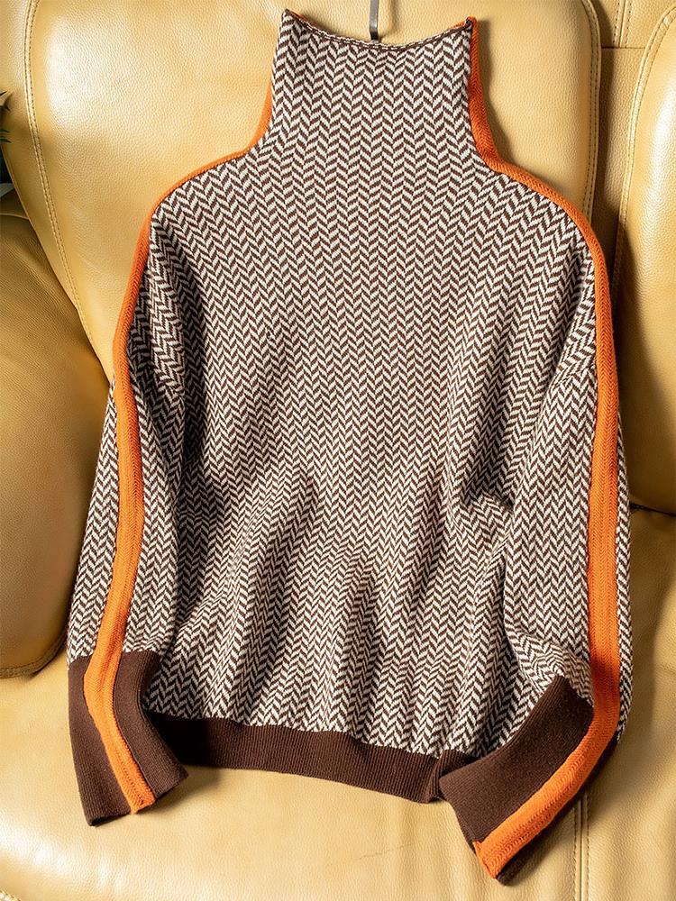 Regina – Sweter z wysokim kołnierzem i kontrastowymi paskami